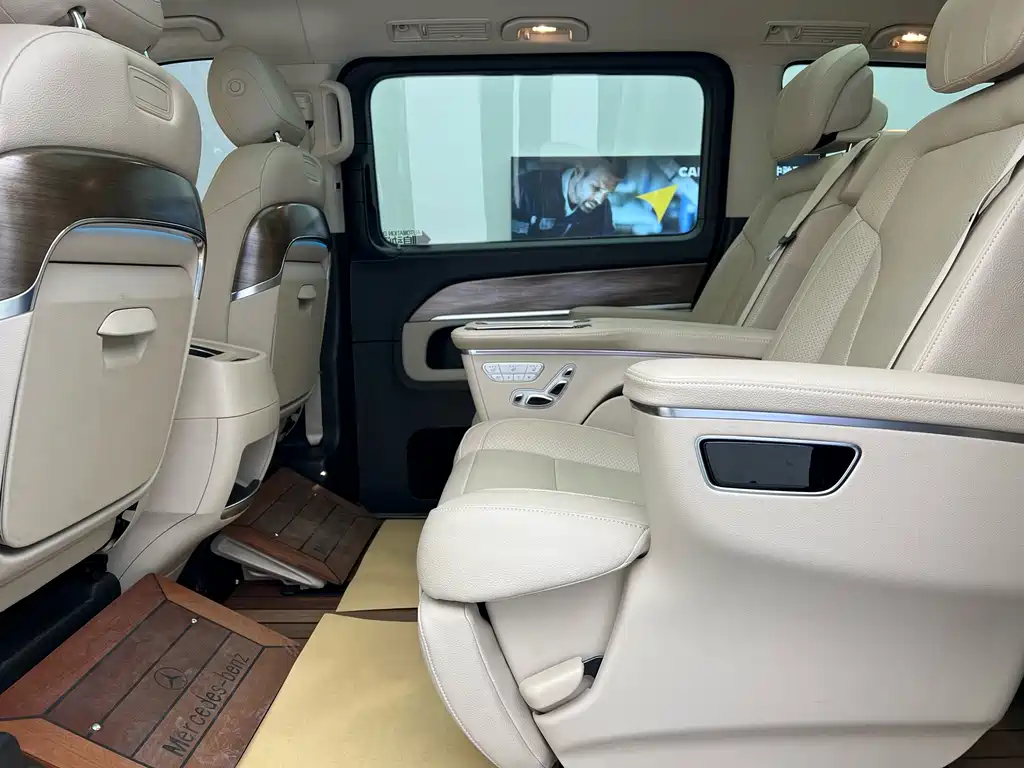 Mercedes-Benz V-Class 2021 V 260 L Long Wheelbase Luxury Edition купить на сайте DeffCars