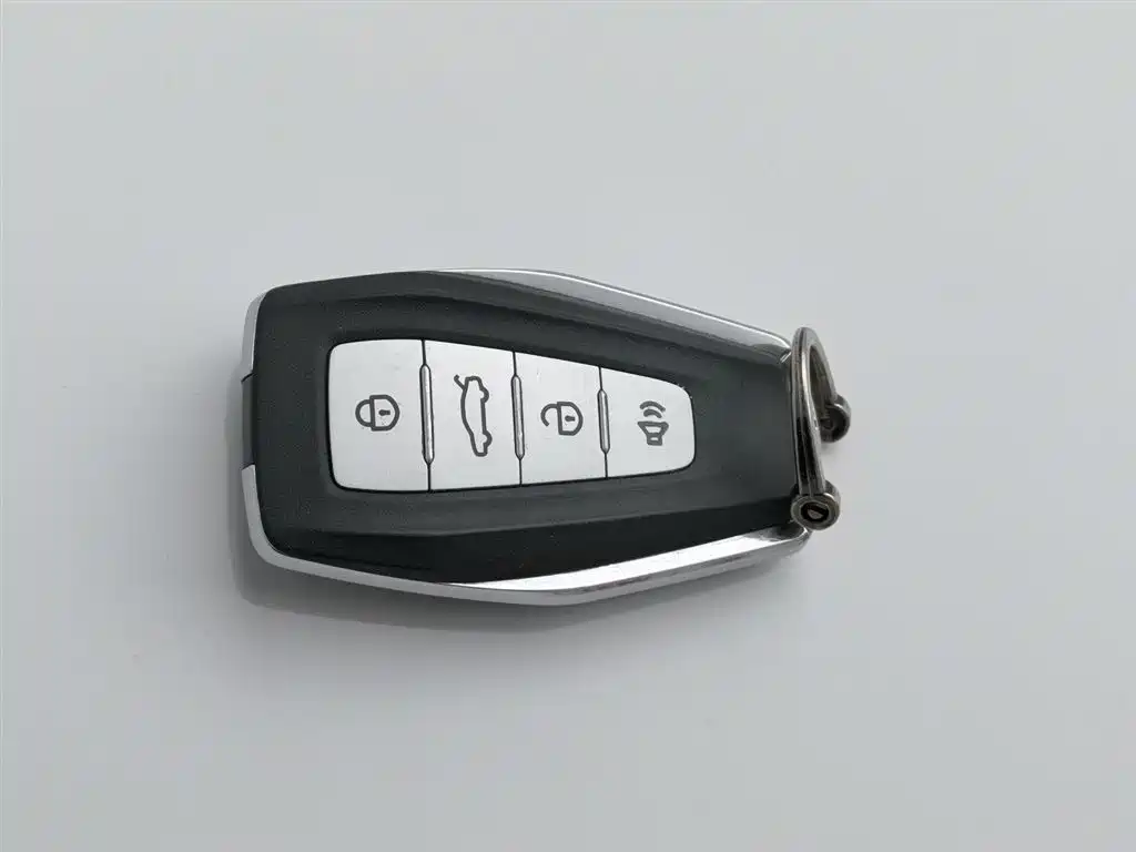 Emgrand 2019 Leading Edition 1.5L CVT upward interconnection type National VI купить на сайте DeffCars