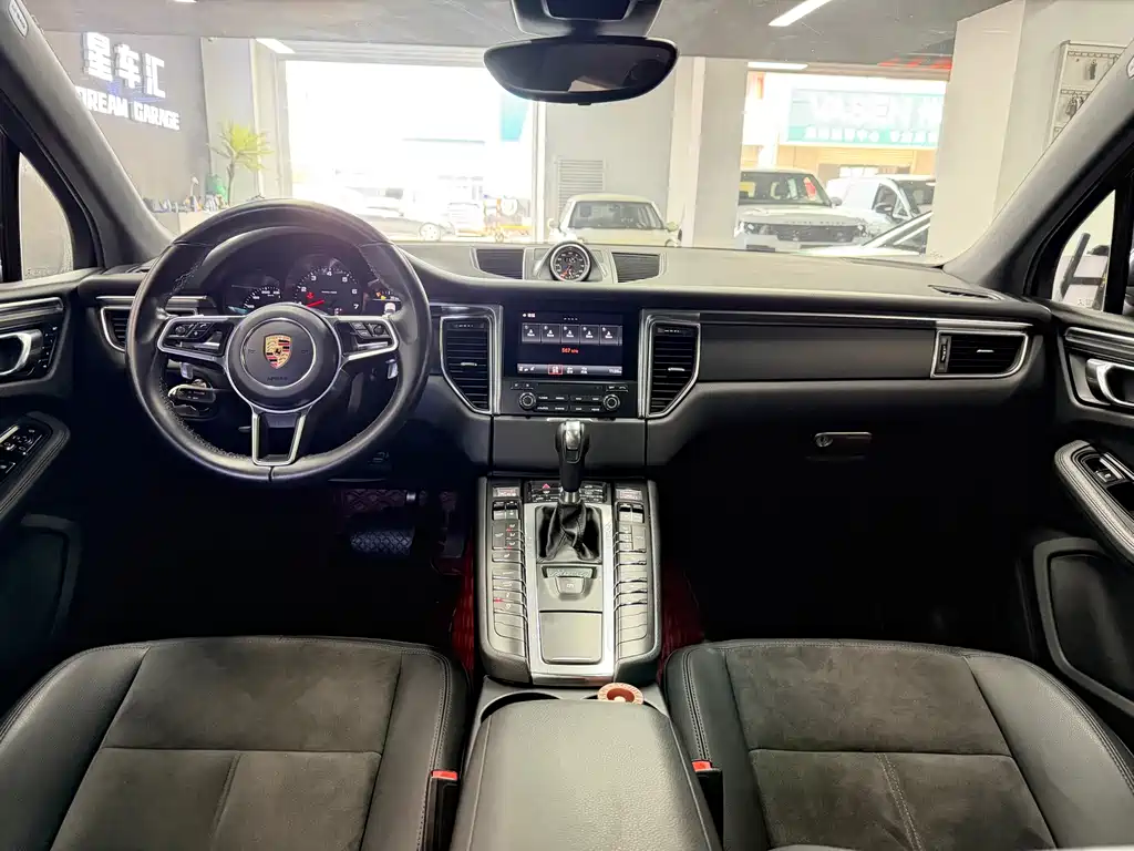 Macan 2017 Macan 2.0T купить на сайте DeffCars