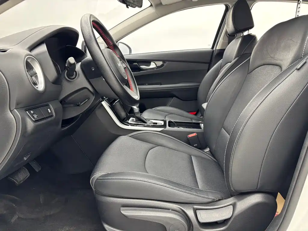 Kia K3 2021 facelift 1.5L CVT fashion version купить на сайте DeffCars
