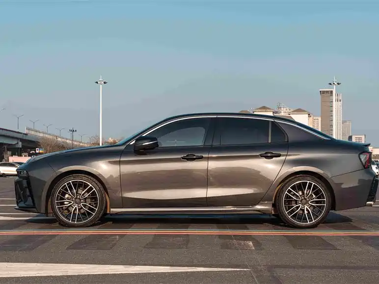 Lynk & Co 03 2025 2.0TD DCT Champion Edition Pro купить на сайте DeffCars