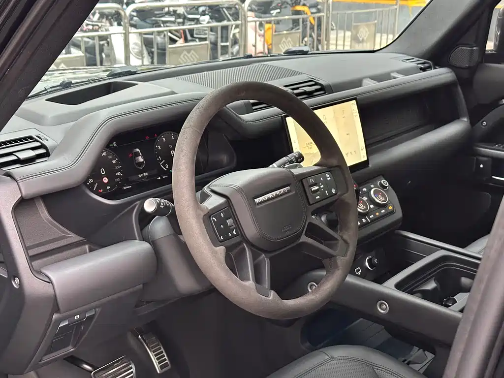 Land Rover Defender 2023 110 5.0T V8 купить на сайте DeffCars