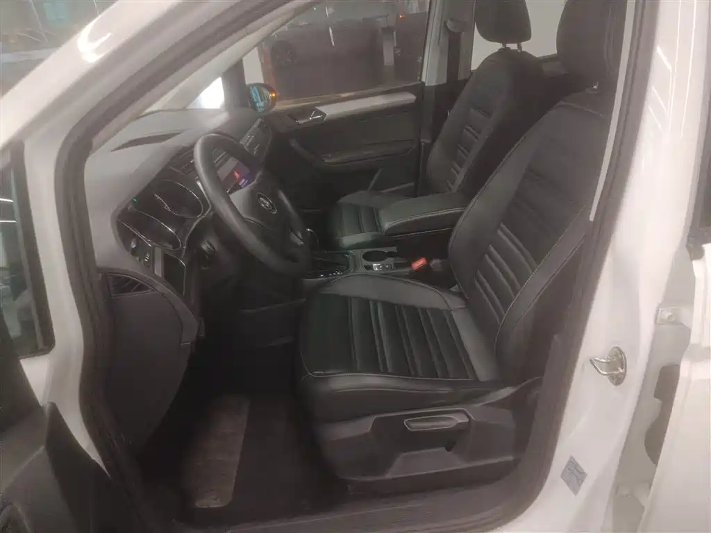 Touran 2018 Touran L 280TSI DSG Fashion Edition 7 seats National V купить на сайте DeffCars