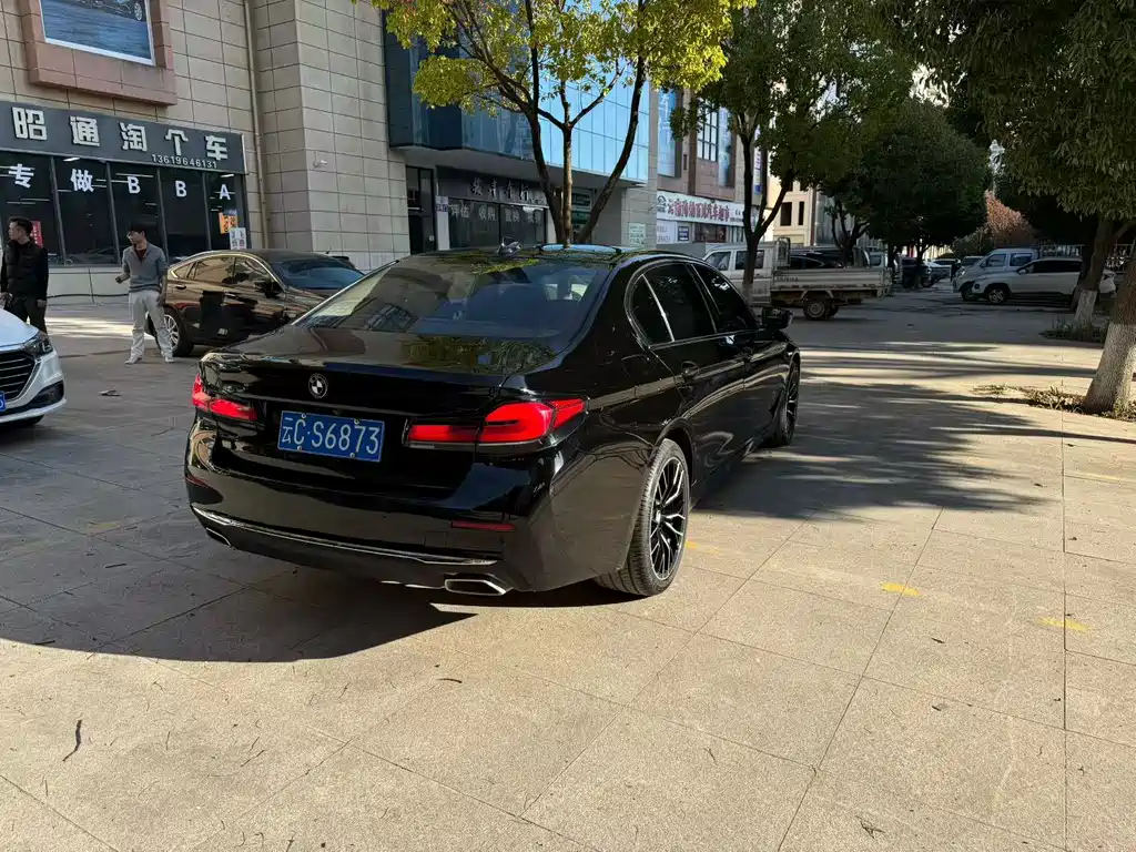 BMW 5 Series 2021 525Li Luxury Package купить на сайте DeffCars