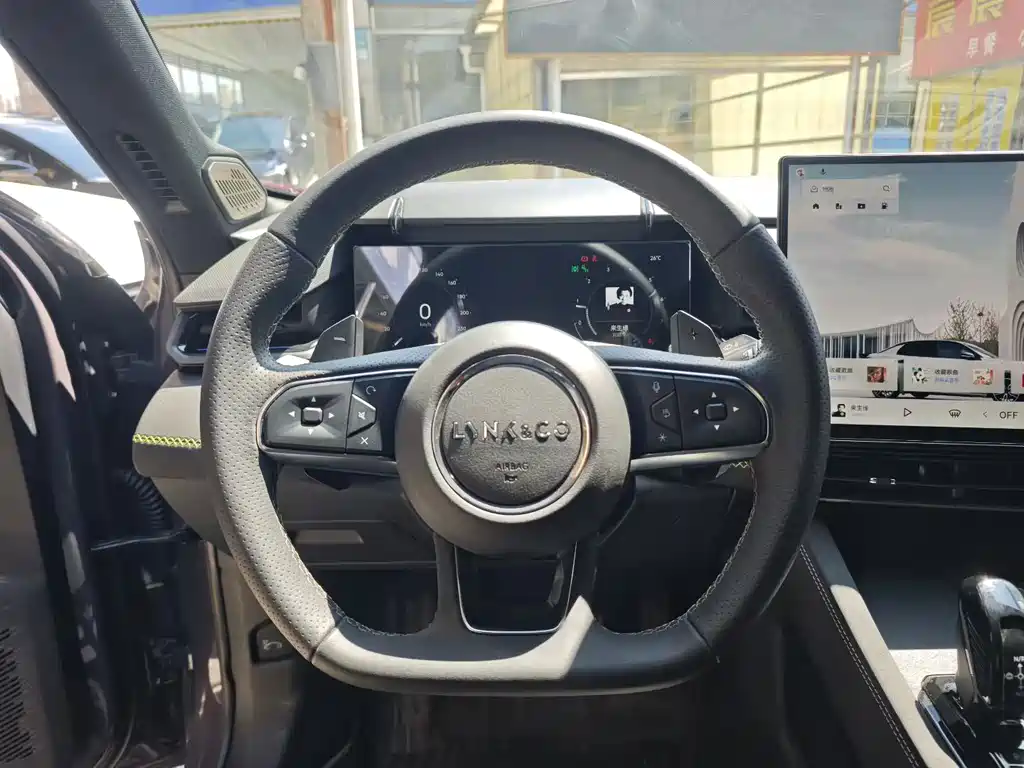 Lynk & Co 03 2026 1.5TD DCT Halo купить на сайте DeffCars