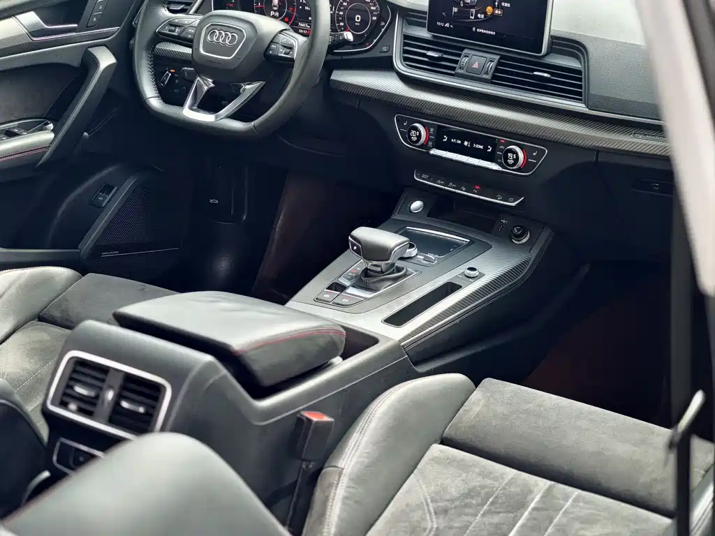Audi Q5L 2020 45 TFSI exclusive sports model купить на сайте DeffCars