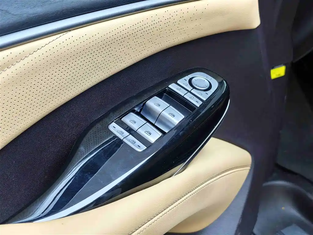 Denza D9 2025 DM-i smart driving version 1020 four-wheel drive exclusive model купить на сайте DeffCars