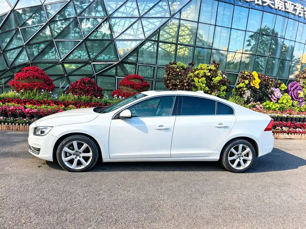 Volvo S60 2017 S60L T5 Smart Edition купить на сайте DeffCars