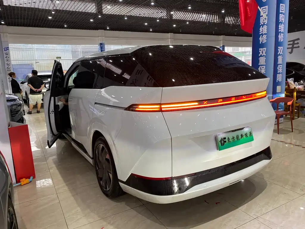 Xpeng X9 2024 model 702 super long battery life Max купить на сайте DeffCars