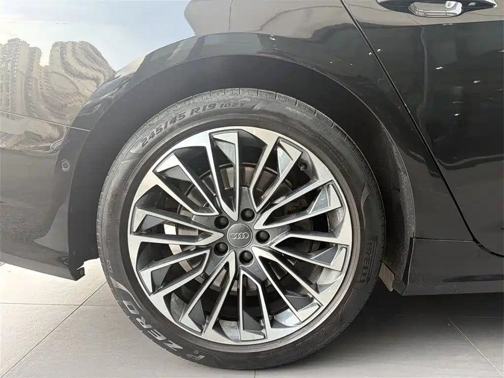 Audi A6L New Energy 2020 55 TFSI e quattro купить на сайте DeffCars