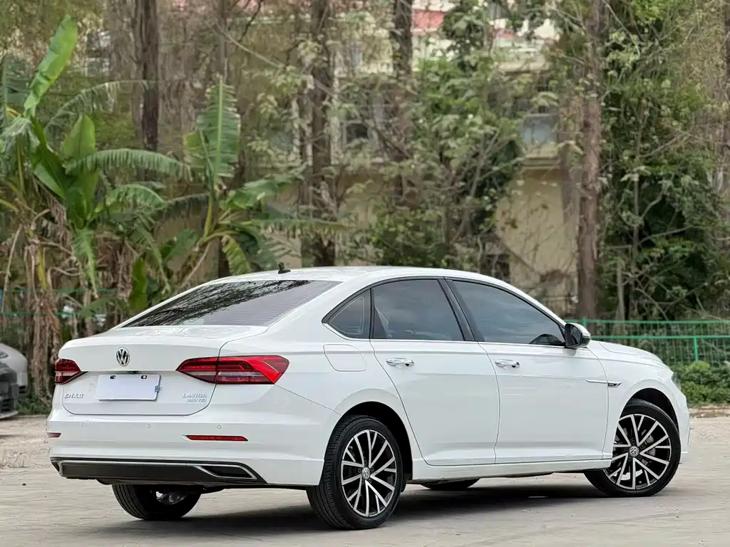 Lavida 2019 280TSI DSG Deluxe Edition National VI купить на сайте DeffCars