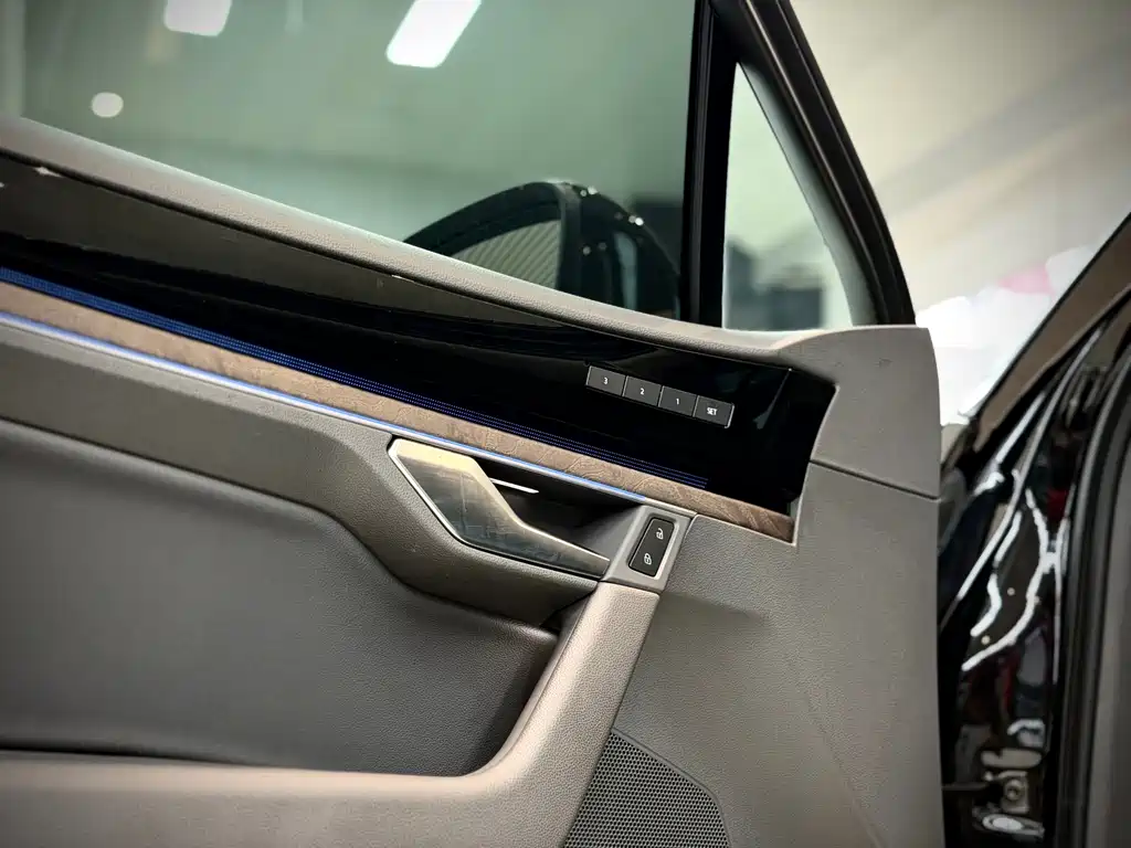 Touareg 2023 3.0TSI Ruixiang Edition Obsidian Sports Package купить на сайте DeffCars