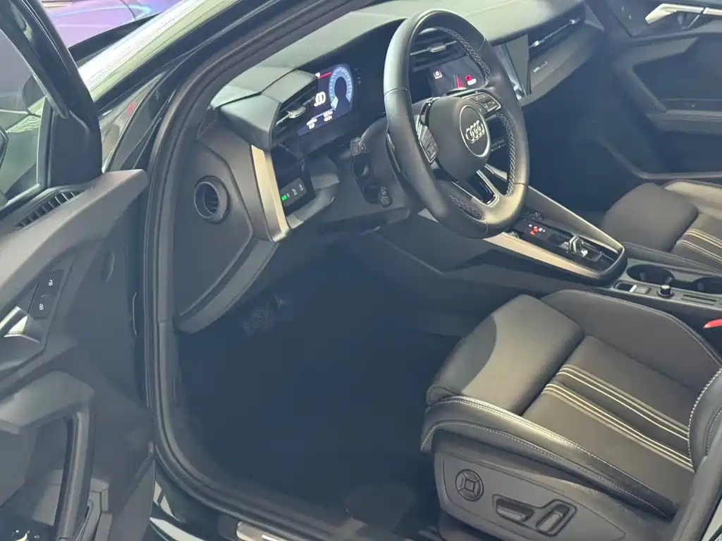 Audi A3 2023 Sportback 35 TFSI Fashion Sporty купить на сайте DeffCars