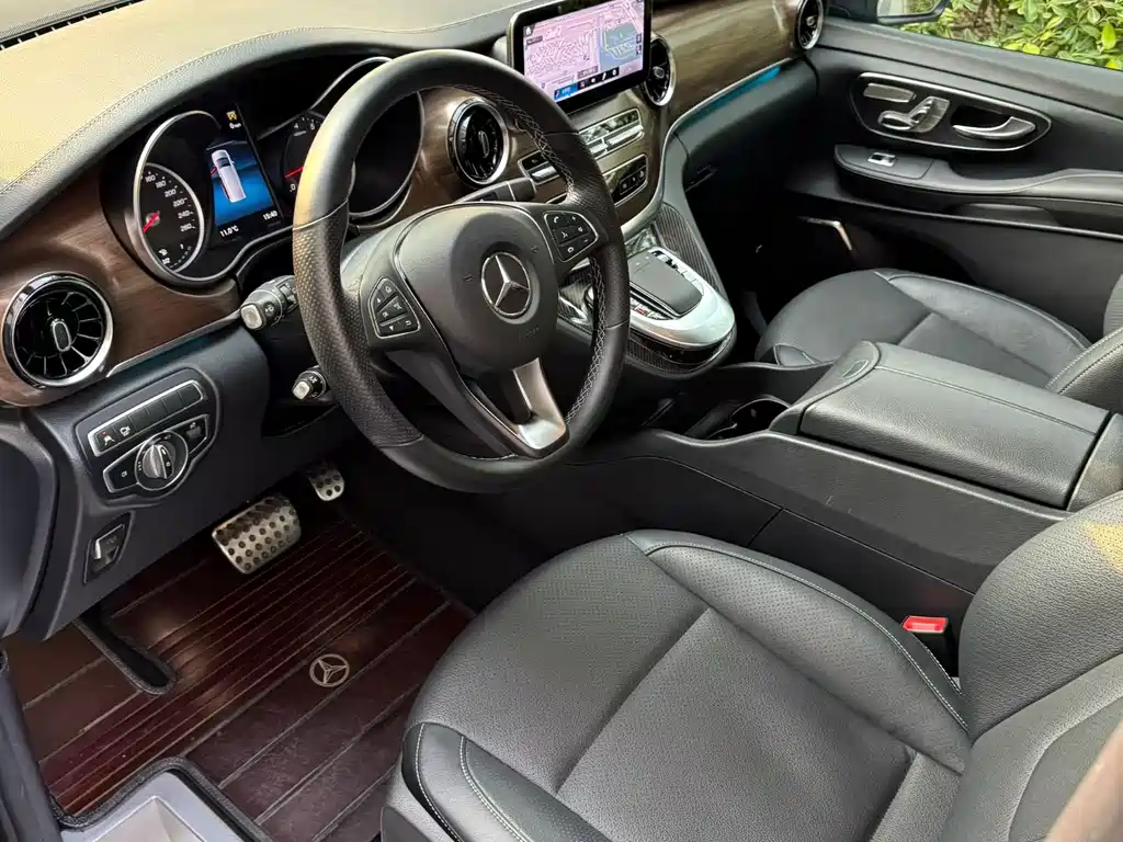 Mercedes-Benz V-Class 2021 V 260 L Long Wheelbase Premium Edition купить на сайте DeffCars