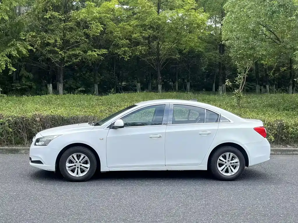 Cruze 2015 1.5L Classic SL MT купить на сайте DeffCars