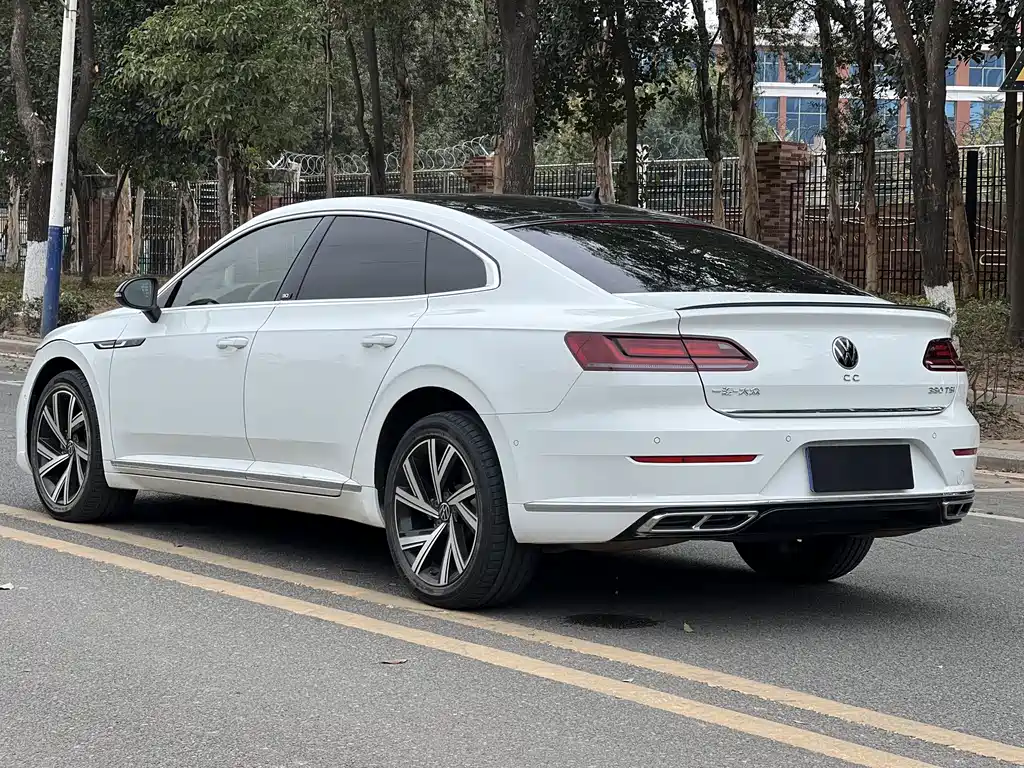 FAW-Volkswagen CC 2021 380TSI eye-catching version купить на сайте DeffCars