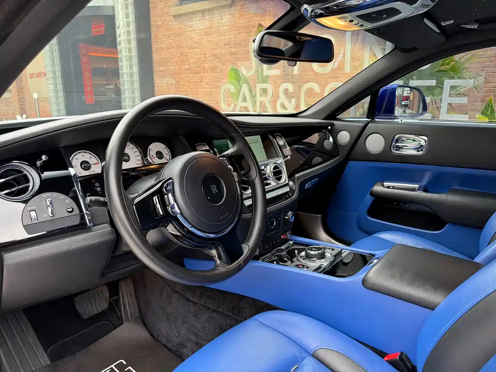 Phantom 2017 6.6T Black Badge Edition купить на сайте DeffCars