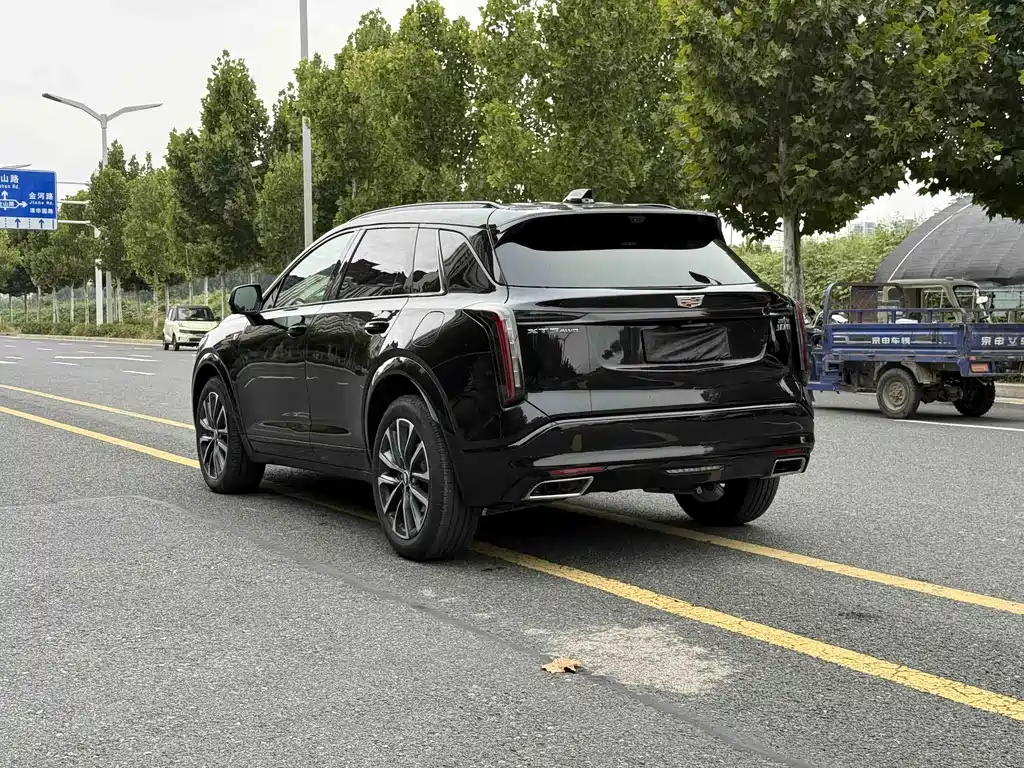Cadillac XT5 2025 2.0T Premium Model купить на сайте DeffCars