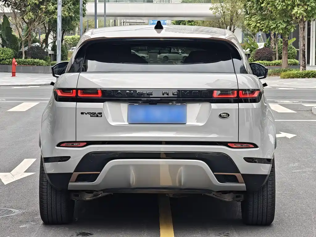 Range Rover Evoque 2023 Evoque L 249PS Corinthian Bronze Special Edition купить на сайте DeffCars