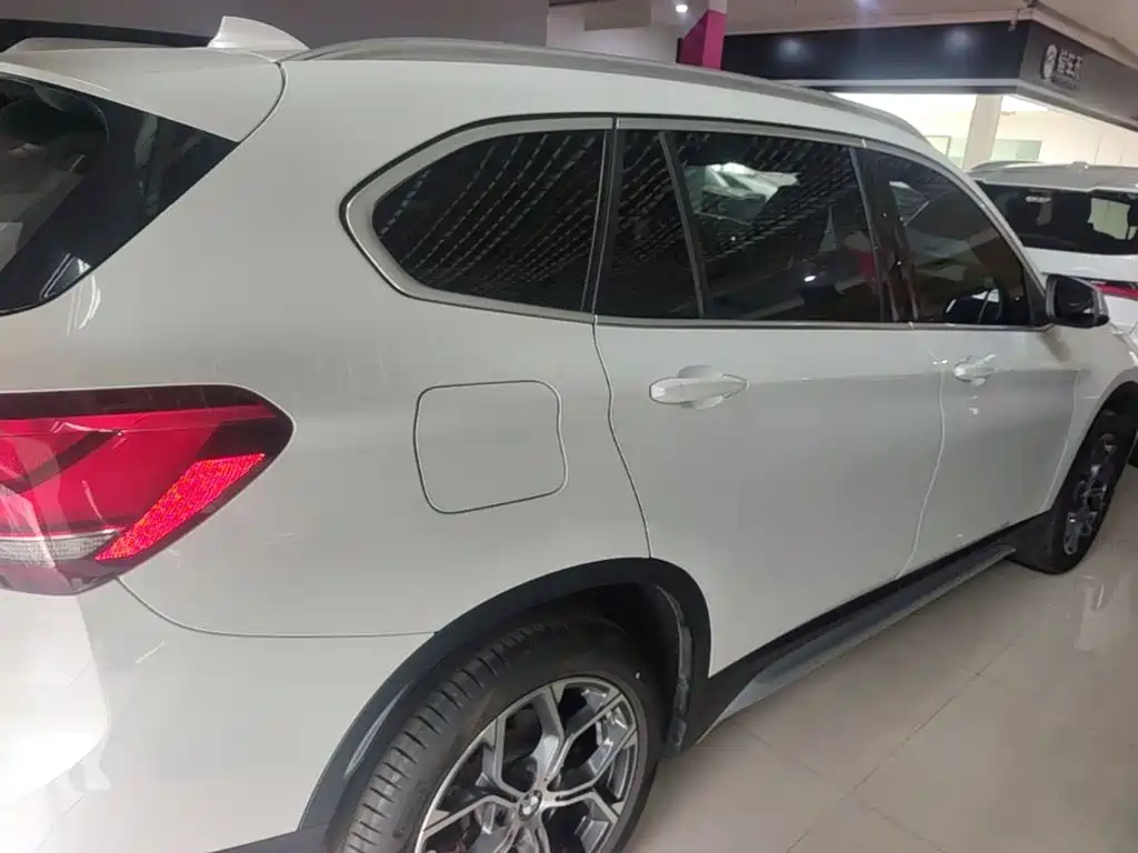 BMW X1 2022 sDrive20Li Exclusive Model купить на сайте DeffCars