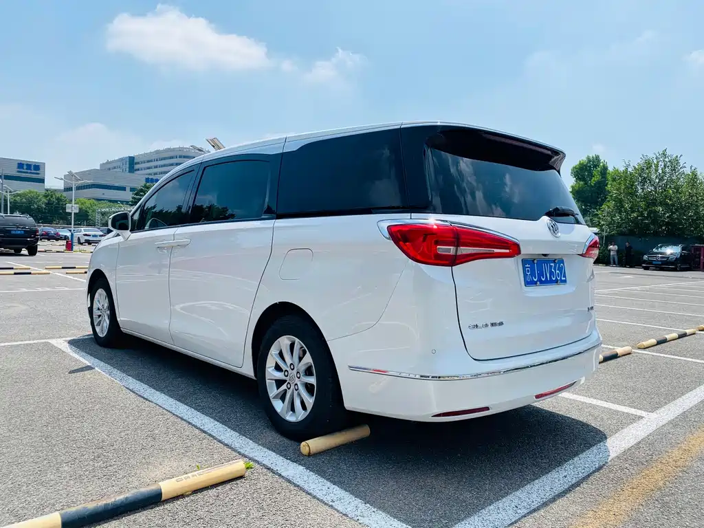 Buick GL8 2018 ES 28T Exclusive Type National VI купить на сайте DeffCars