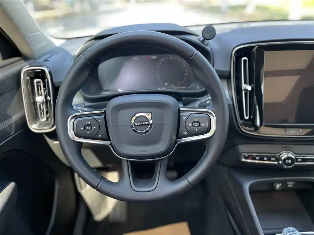 Volvo XC40 2020 T4 four-wheel drive Zhiyuan Sport Edition купить на сайте DeffCars