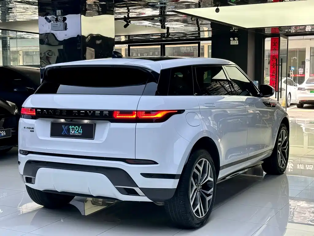 Range Rover Evoque New Energy 2023 Evoque L P300e plug-in electric hybrid version купить на сайте DeffCars