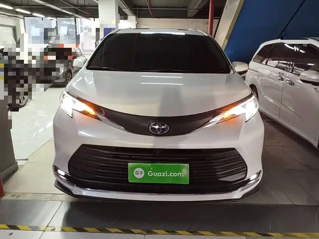 SIENNA 2023 2.5L Hybrid Comfort Edition купить на сайте DeffCars