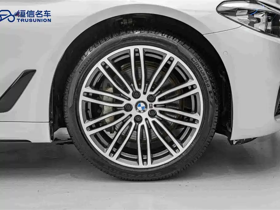 BMW 5 Series 2018 facelift 530Li leading M sports package купить на сайте DeffCars