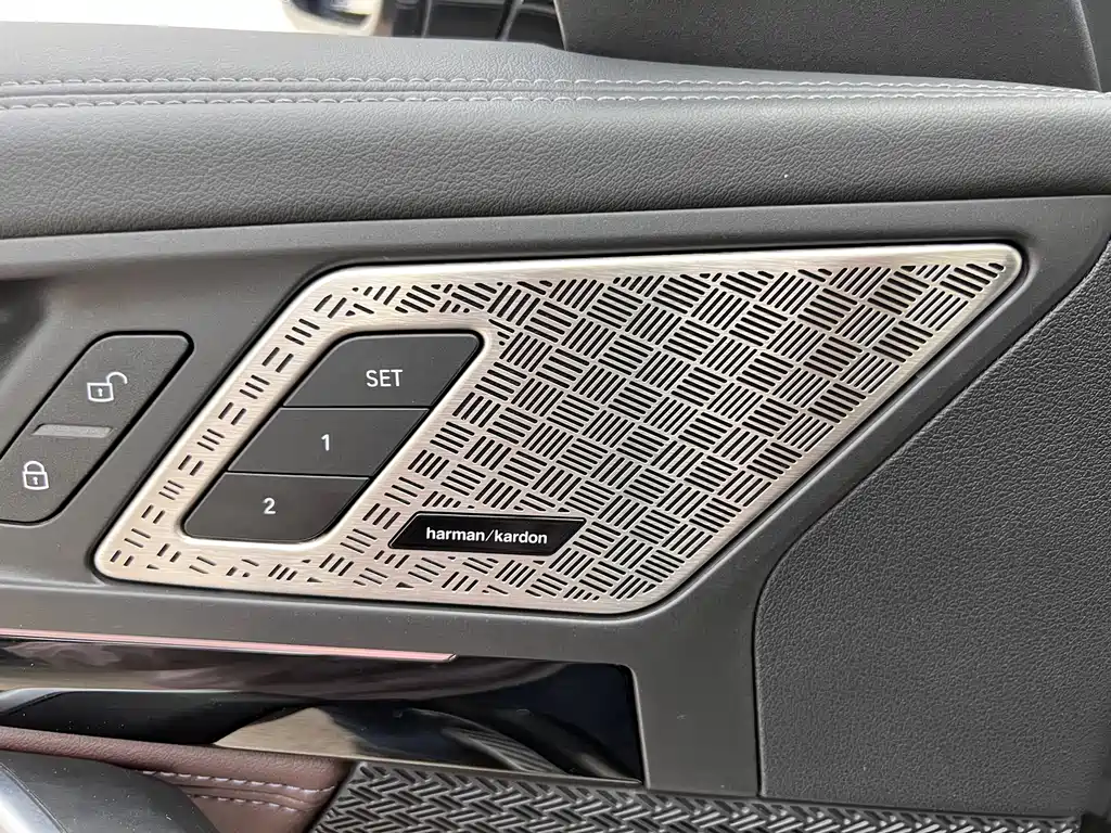BMW X1 2023 sDrive25Li X Design Package купить на сайте DeffCars