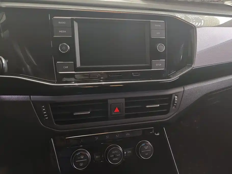 TYRON 2019 330TSI two-wheel drive luxury model, National VI купить на сайте DeffCars