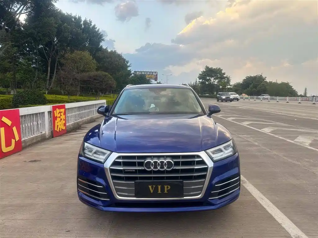 Audi Q5L 2018 40 TFSI enjoys fashionable style, National V купить на сайте DeffCars