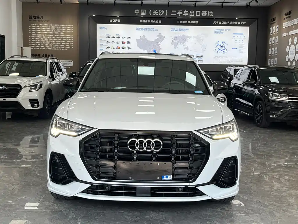 Audi Q3 2022 35 TFSI Fashionable and Dynamic купить на сайте DeffCars