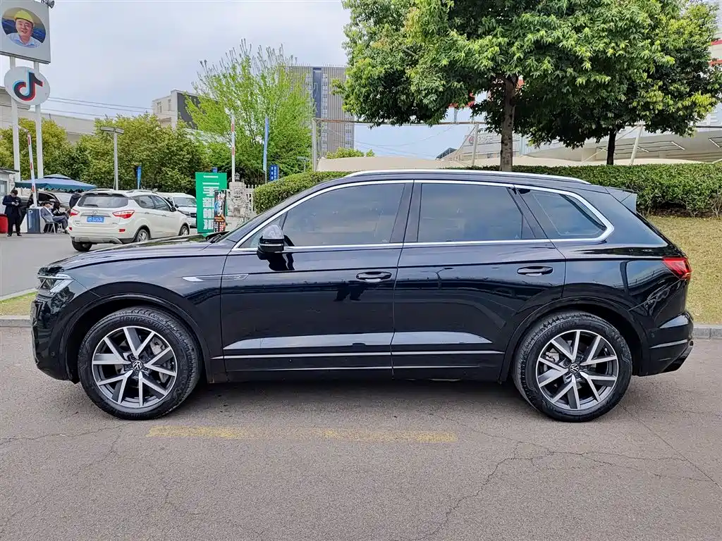Touareg 2022 3.0TSI Ruixiang Edition Classic Sports Package купить на сайте DeffCars