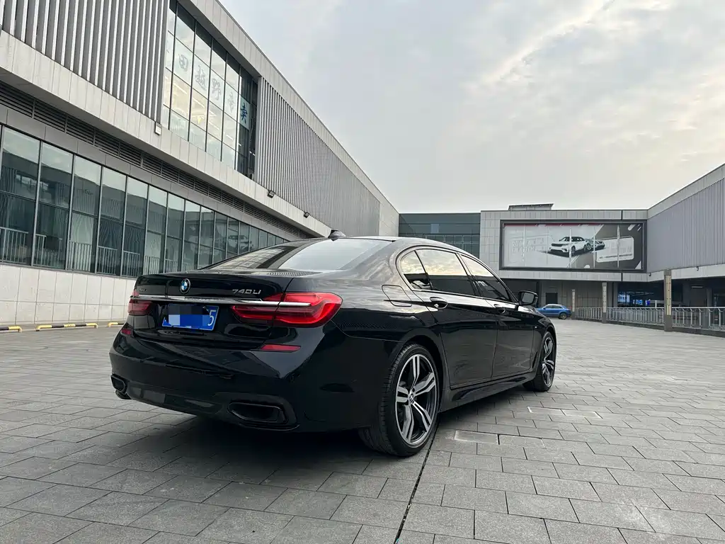 BMW 7 Series 2018 740Li xDrive Exclusive M Sports Package купить на сайте DeffCars