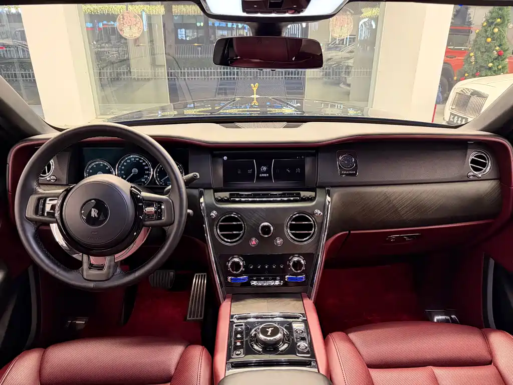 Cullinan 2018 five-seater version купить на сайте DeffCars