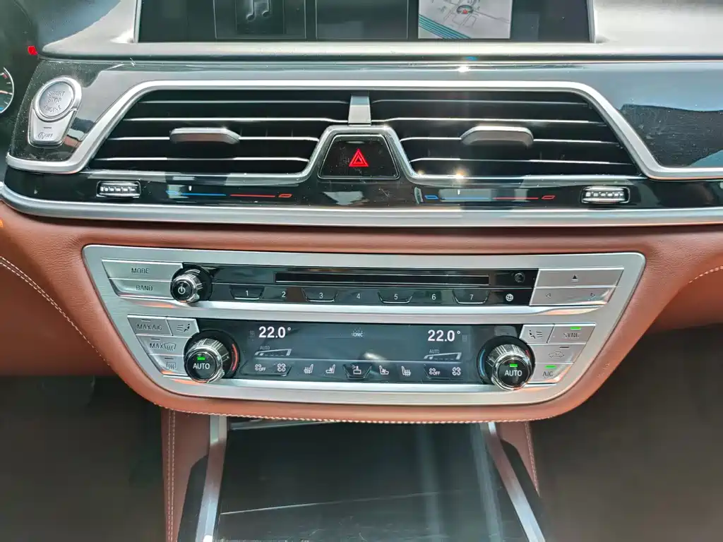 BMW 7 Series 2017 740Li xDrive Personalized Customized Edition купить на сайте DeffCars