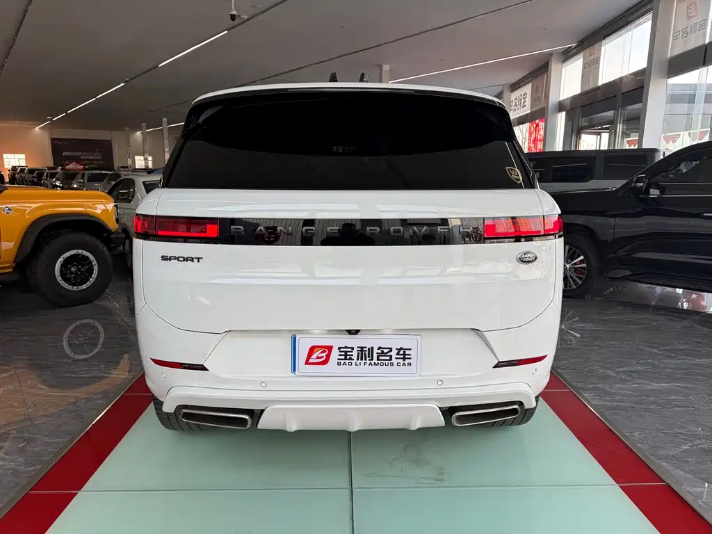 Range Rover Sport 2024 400PS Dynamic SE купить на сайте DeffCars