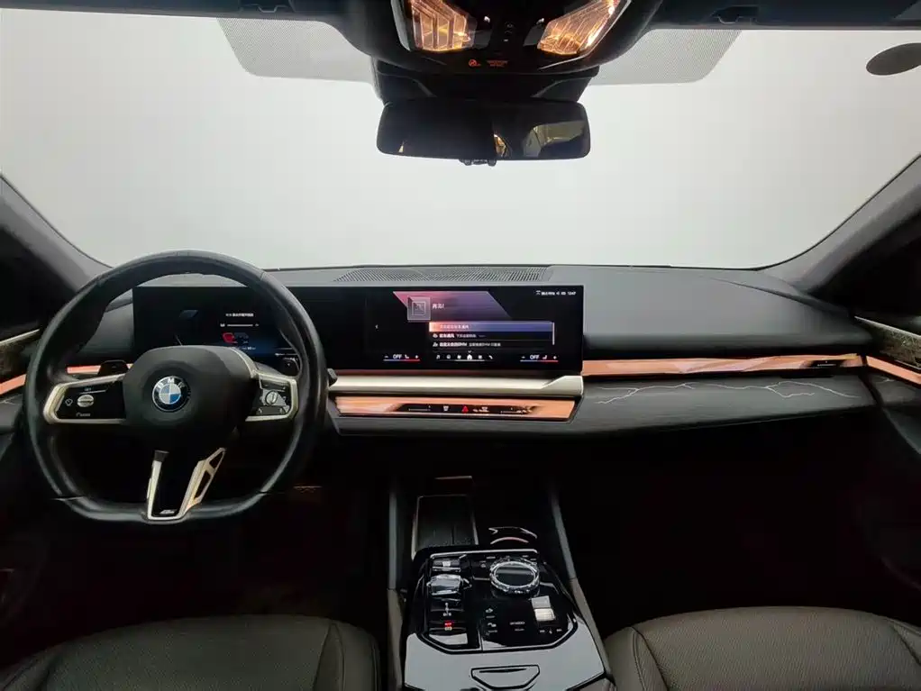 BMW 5 Series 2024 530Li Leading M Sports Package купить на сайте DeffCars