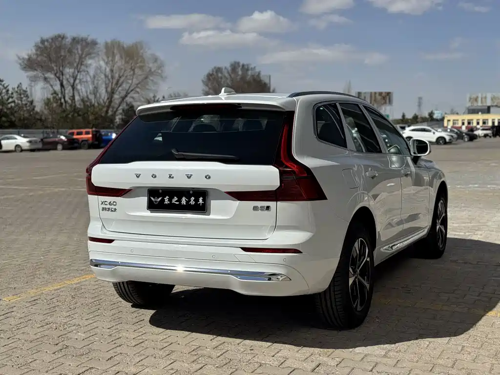 Volvo XC60 2026 B5 four-wheel drive Zhiyi Luxury Edition купить на сайте DeffCars
