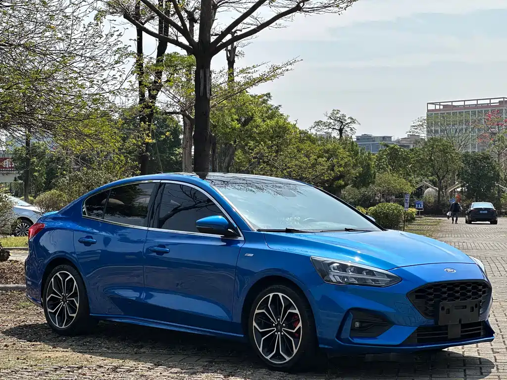 Focus 2021 Sedan EcoBoost 180 Automatic ST Line купить на сайте DeffCars