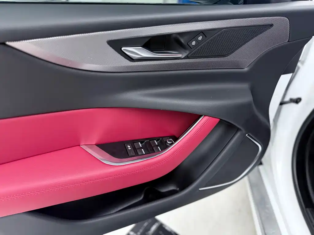 Jaguar XEL 2023 2.0T 250PS R-DYNAMIC S Advanced Sports Edition купить на сайте DeffCars