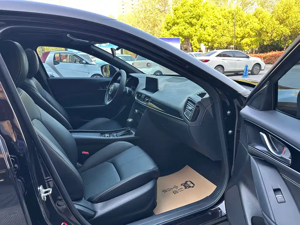Mazda CX-4 2021 2.0L automatic two-wheel drive Blue Sky Exploration Edition купить на сайте DeffCars