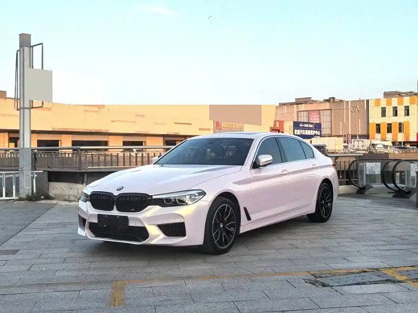 BMW 5 Series 2019 facelift 525Li luxury package купить на сайте DeffCars