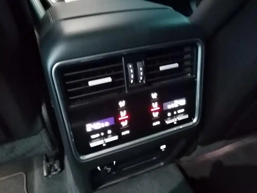 Cayenne New Energy 2023 Cayenne E-Hybrid 2.0T купить на сайте DeffCars