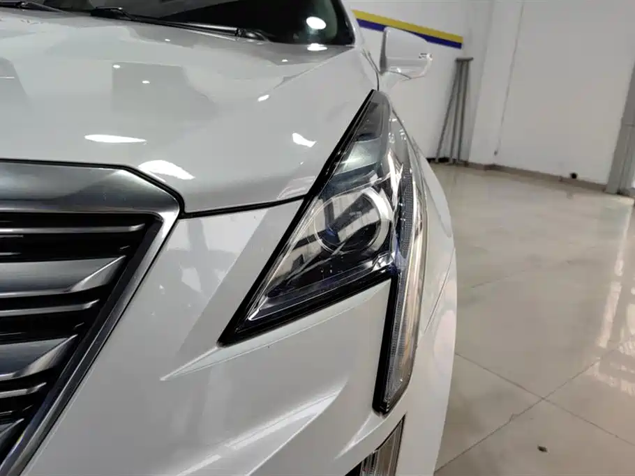 Cadillac XT5 2018 25T luxury model купить на сайте DeffCars