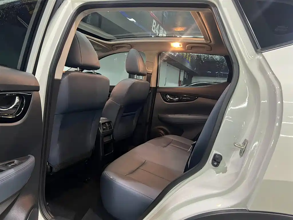 Qashqai 2025 Honor 2.0L CVT XV+ Leading Edition купить на сайте DeffCars