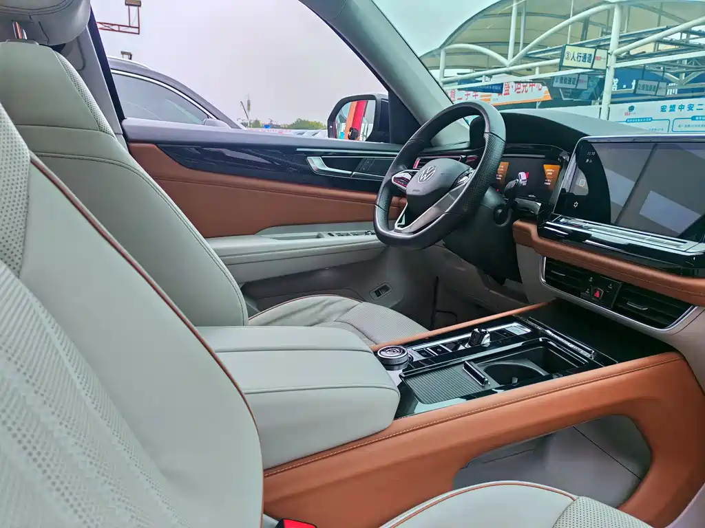 Touron 2022 380TSI four-wheel drive luxury version купить на сайте DeffCars