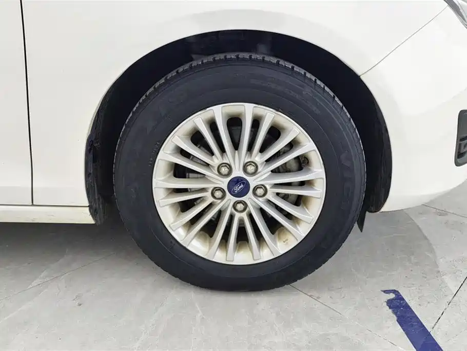 Escort 2017 facelift 1.5L manual comfort model купить на сайте DeffCars