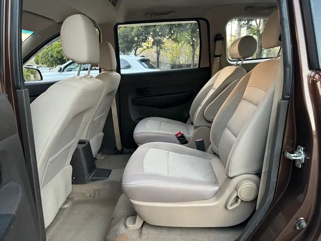 Wuling Hongguang 2014 1.5L S standard model купить на сайте DeffCars